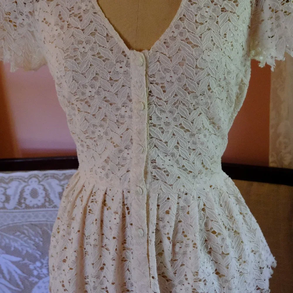 Romantic Lace Top - Picture 1 of 5